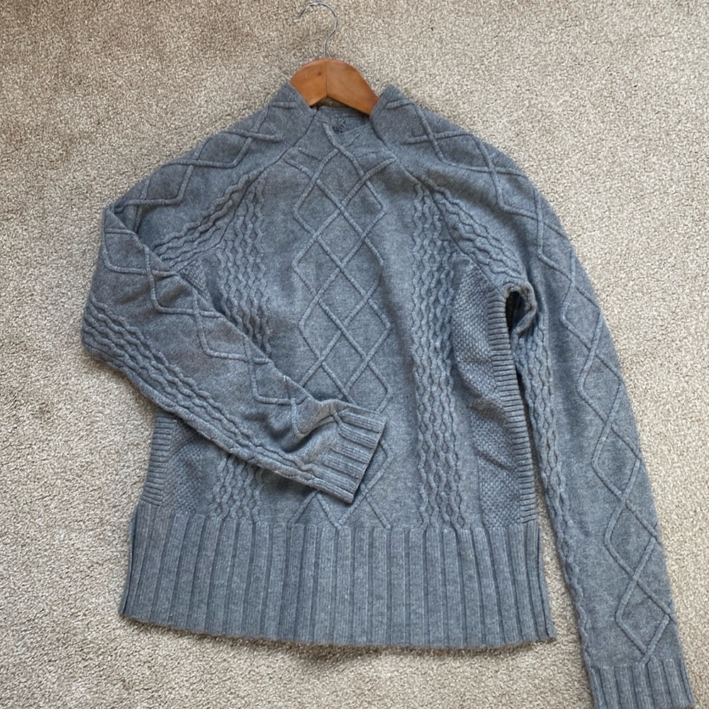 Nordstrom Cyrus gray cable knit sweater